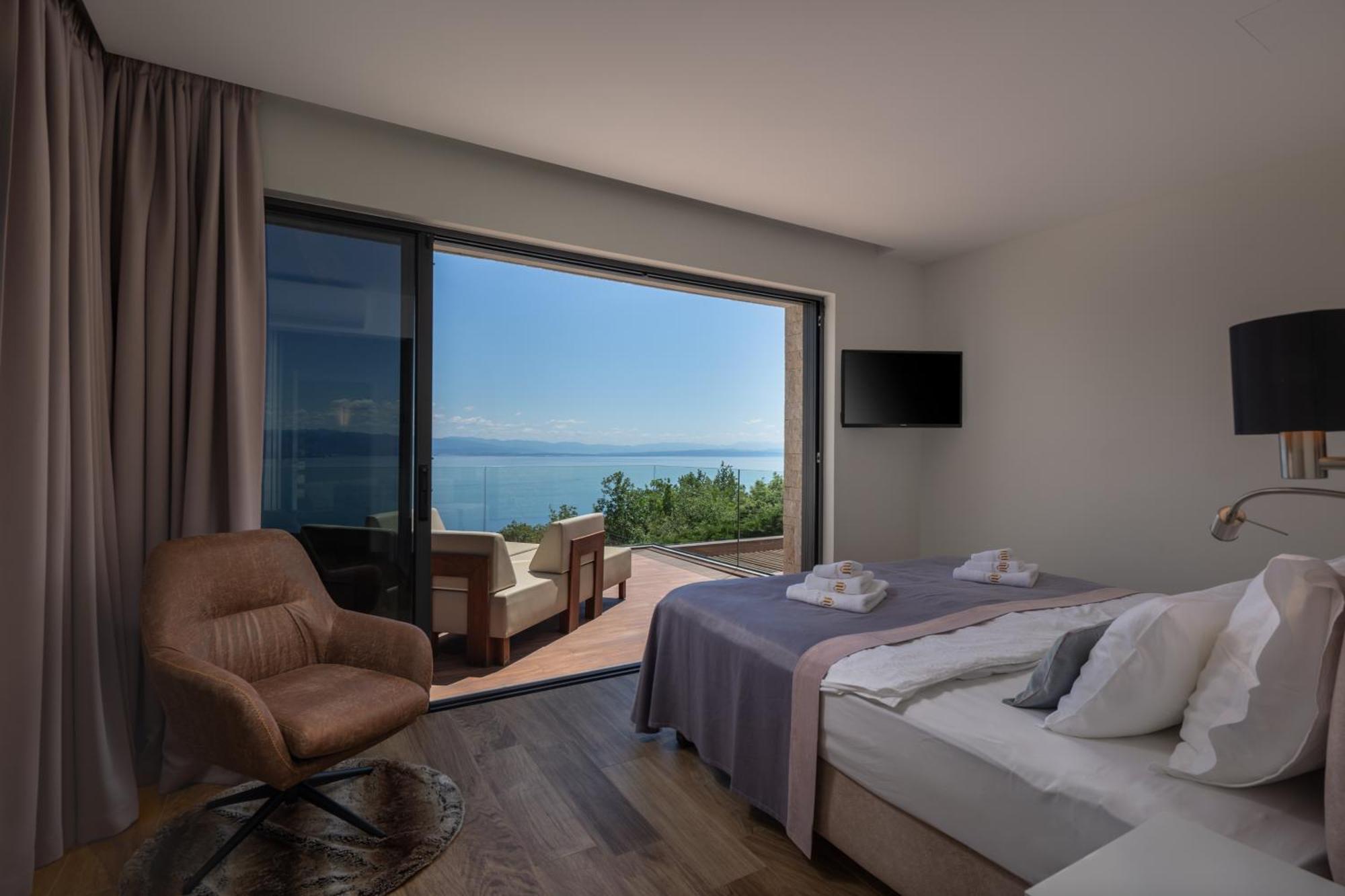 Villa Altavista - Seaview & Relax With Heated Pool & Minigolf Opatija Dış mekan fotoğraf