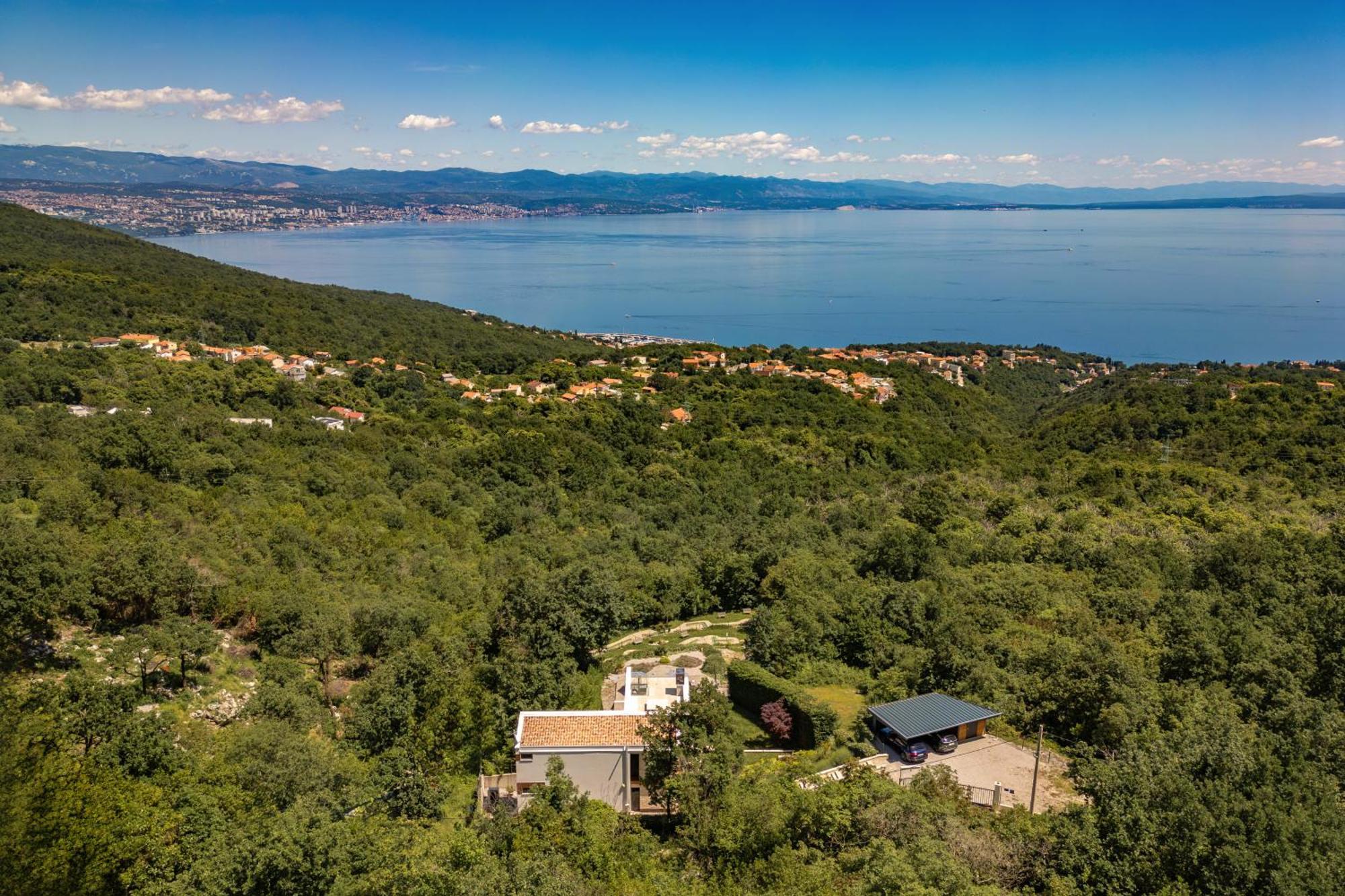 Villa Altavista - Seaview & Relax With Heated Pool & Minigolf Opatija Dış mekan fotoğraf